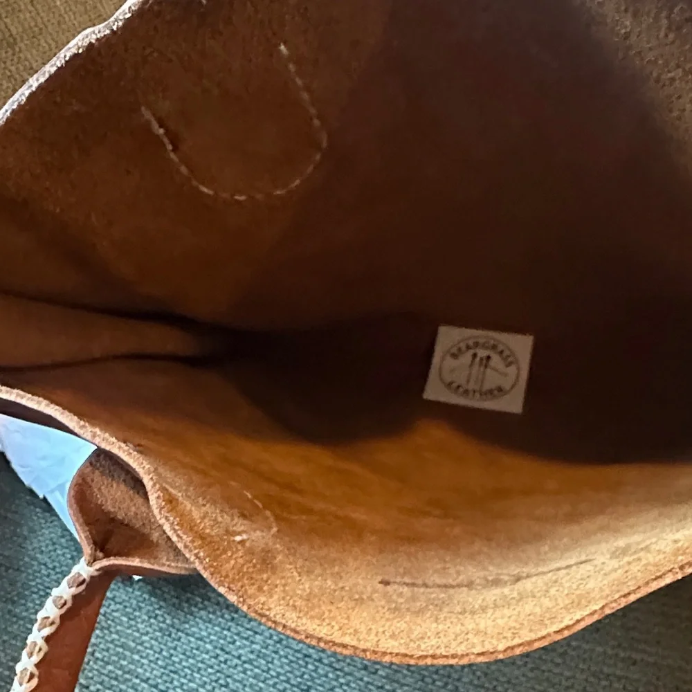 Elegant Brown Leather Tote - Picture 9 of 11
